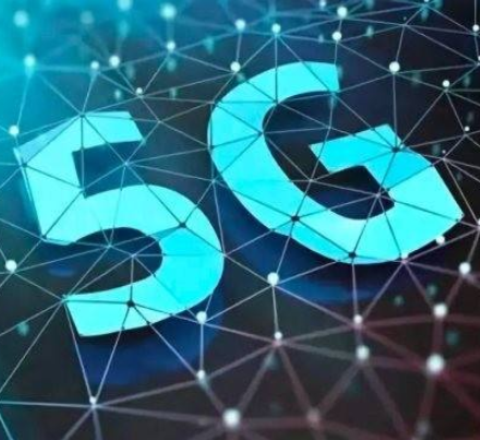 5G無人駕駛時代 誰能占領(lǐng)車機(jī)制高點(diǎn)？